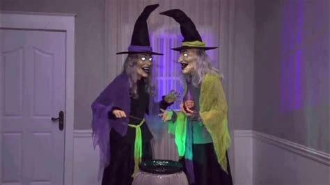 Lowes witch animtronic